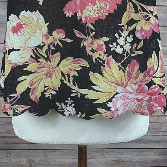 Topshop top black multicolor floral scalloped hem and sleeves women's size 2 - Picture 3 of 8